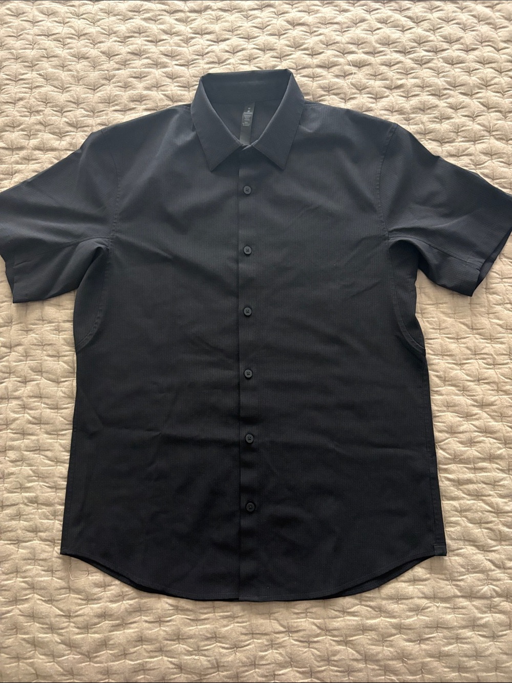 Lululemon athletica Men's Black Short-Sleeve Button-Down Shirt